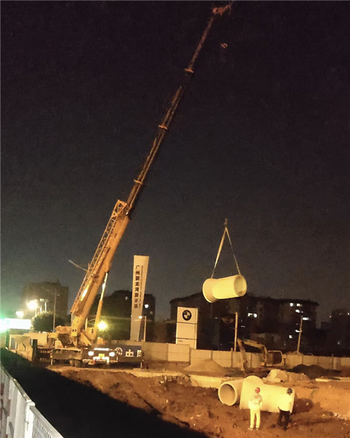 松山区“弯臂矫正”—— 吊车的 “形变补偿” 技术