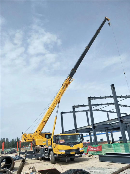 松山区超高层建筑钢结构吊装案例